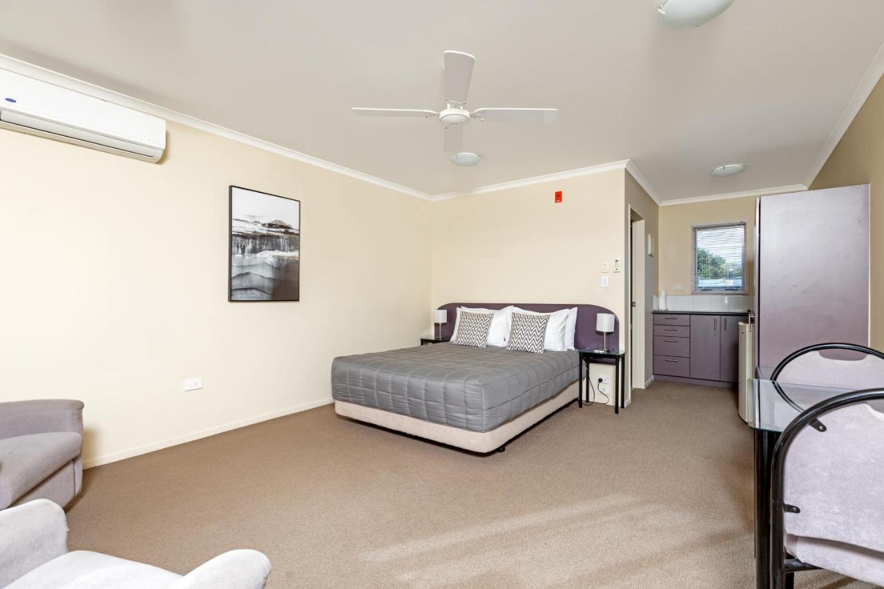 Bk'S Chardonnay Motor Lodge Masterton Exterior foto